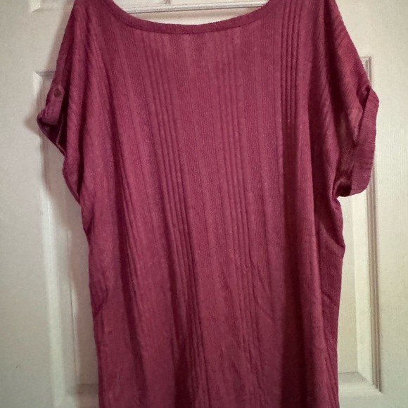 Plum colour pretty top - Picture 2 of 3
